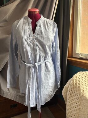 Smart Set tunic top with pin tuck front